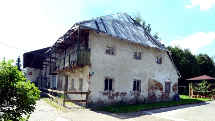 Denkmalschutz: Das ehemalige landwirtschaftliche Wohn- und Wirtschaftsgebäude aus dem Jahre 1627 in Pesenlern ist das älteste Profangebäude im Landkreis Erding.