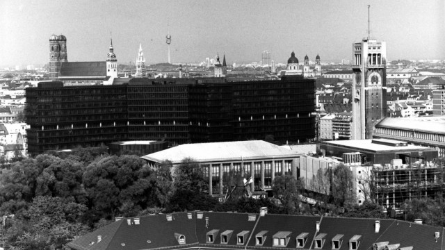 Historie der Bürgerbeteiligung: Gegen den Bau des Europäischen Patentamts an der Erhardtstraße protestierten die Bürger vergebens. Es wurde 1980 eröffnet.