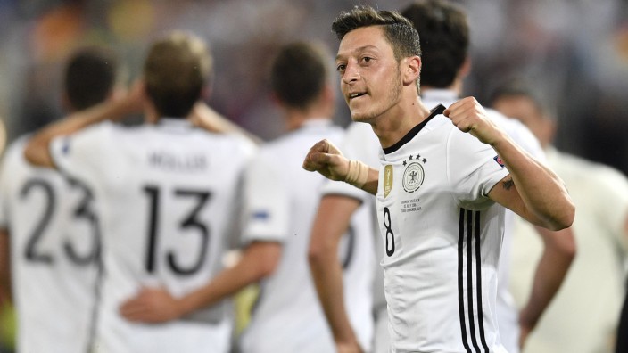 Taktik-Gespräch: Spielte eine gute EM: Mesut Özil