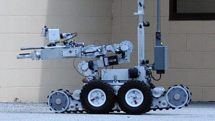 Bomb disposal robot used to end standoff with Dallas shooter