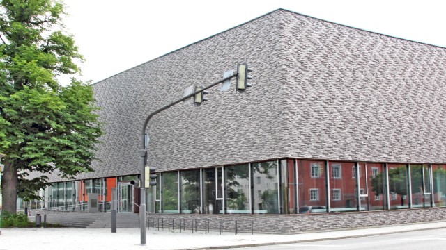 Landshuter Staatsarchiv: Das neue Staatsarchiv hat 25 Millionen Euro gekostet. Das Gebäude mit der markanten Fassade setzt in Landshut auch städtebauliche Akzente.