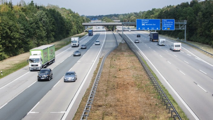 Autobahn A99 bei Grasbrunn, 2015