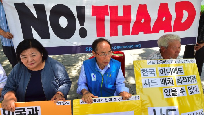 Raketentest: In Südkoreas Hauptstadt Seoul protestieren Menschen gegen das geplante Raketenabwehrsystem.