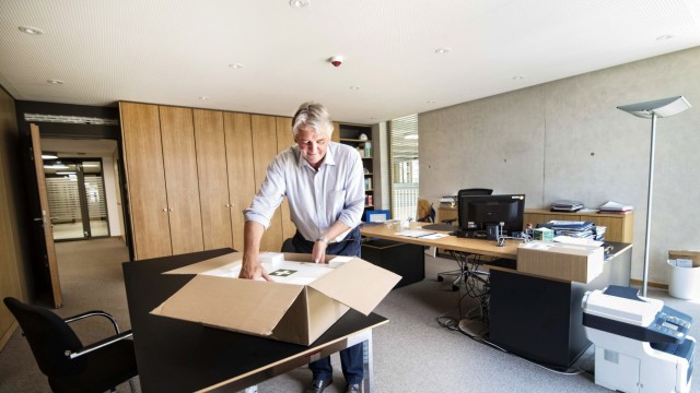 Neues Rathaus: Nur noch wenige Kisten muss der geschäftsleitende Beamte Stefan Amon in seinem Dienstzimmer auspacken.