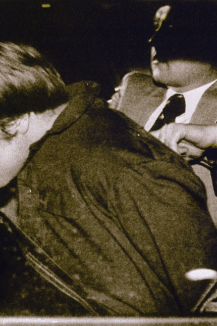 John Hinckley nach Attentat auf Ronald Reagan verhaftet, 1981