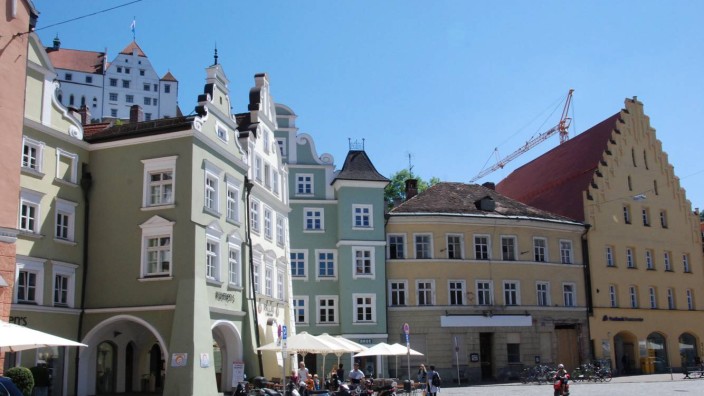 Landshut: Der Abriss des Moserbräu (zweites Gebäude von rechts), eines baugeschichtlichen Kleinods in der Landshuter Altstadt, ist heftig umstritten.