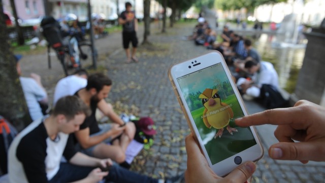 25 Jahre Pokémon: Pokémon-Go-Spieler in München 2016.