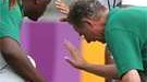 Confederations Cup: Die Sanitäter versuchten vergeblich, Foe zu retten.