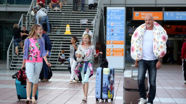 Sommerferien: Es sind Sommerferien und sechs Millionen Passagiere werden in den kommenden Wochen am Münchner Flughafen zu einer Reise aufbrechen