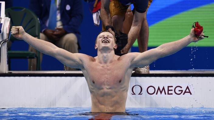 Olympia: Einer von drei Weltrekorden in der Nacht zum Montag: Der Brite Adam Peaty über 100 Meter Brust.