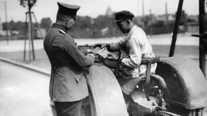 Polizeikontrolle, 1929