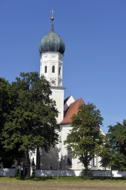 SZ-Serie "Landmarken": Malerisch: die Kirche St. Ottilie in der Außenansicht.