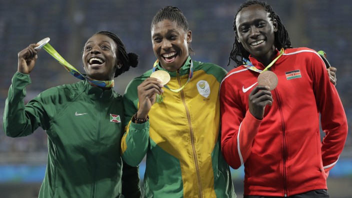 Ihr Forum: Alle drei Medaillengewinnerinnen des 800-Meter-Laufs gelten als intersexuell - also nicht eindeutig einem Geschlecht zuzuordnen.