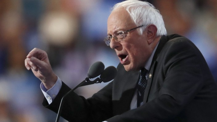 Ehemaliger Präsidentschaftskandidat: Bernie Sanders während seines Parteitagauftritts im Juli.
