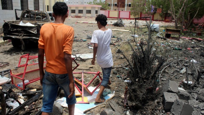 Suicide bombing kills at least 60 in Aden