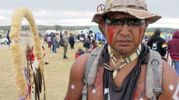 Umweltschutz: Die Standing Rock Sioux sind entschlossen - gegen die Ölindustrie zu gewinnen, dabei aber friedlich zu bleiben. Diese Schlacht solle ohne Blutvergießen gekämpft werden, betonen sie.