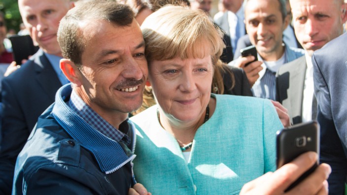 Bundeskanzlerin Merkel besucht Flüchtlingsunterkunft
