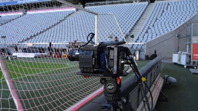 Fußball in der VR-Brille: Je näher, je besser: Eines der Kamerasysteme für 180-Grad-Bilder vom Bundesliga-Auftakt in der Münchner Arena.