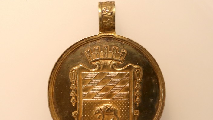 SZ-Serie: Freisinger Schätze: Medaille mit Bär: Das Wappentier ist in der Stadt allgegenwärtig.