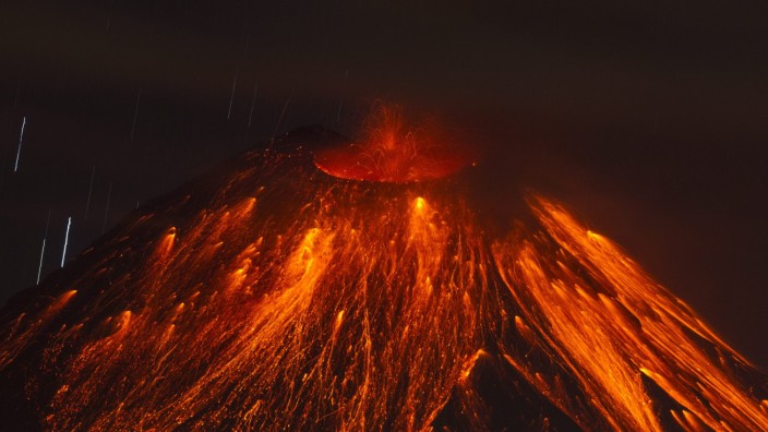 Tungurahua volcano activity