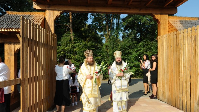Fasangarten: Die rumänisch-orthodoxe Gemeinde "Mariae Verkündigung" in Fasangarten hat am Sonntag ihre neue Kirche geweiht.