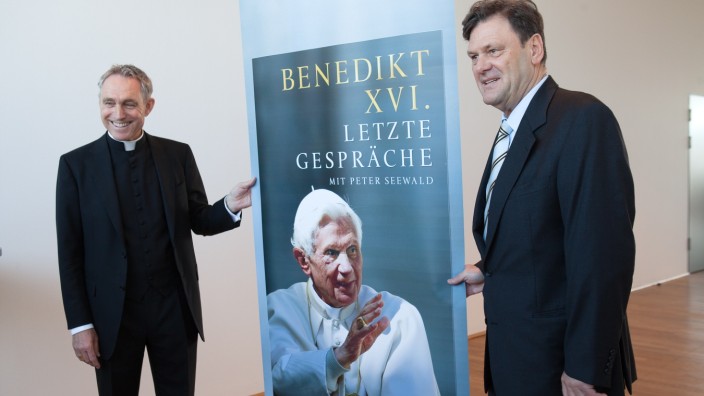 Literaturhaus, Vorstellung des Papstbuches: Benedikt XVI. Letzte Gespräche von Peter Seewald