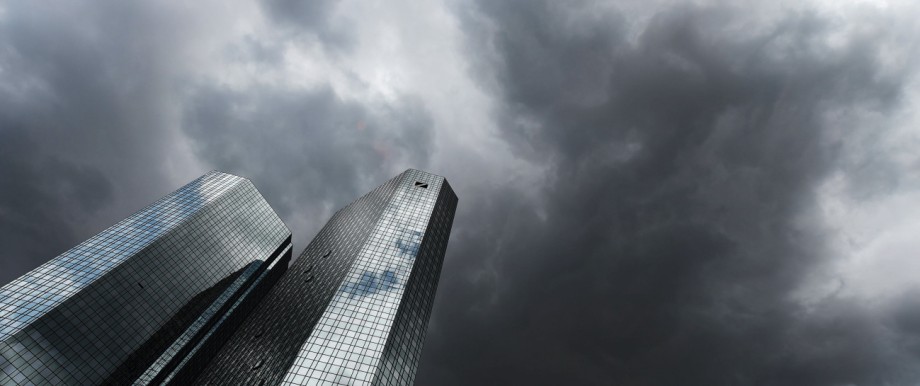 Dunkle Wolken über der Deutschen Bank