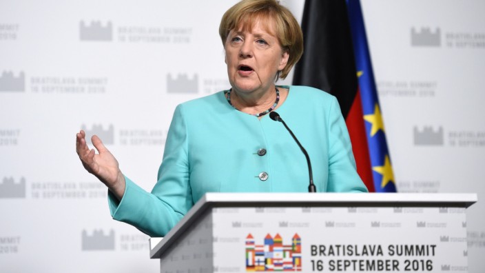 EU-Sondergipfel: Bundeskanzlerin Angela Merkel beim Treffen der 27 EU-Staaten in Bratislava.