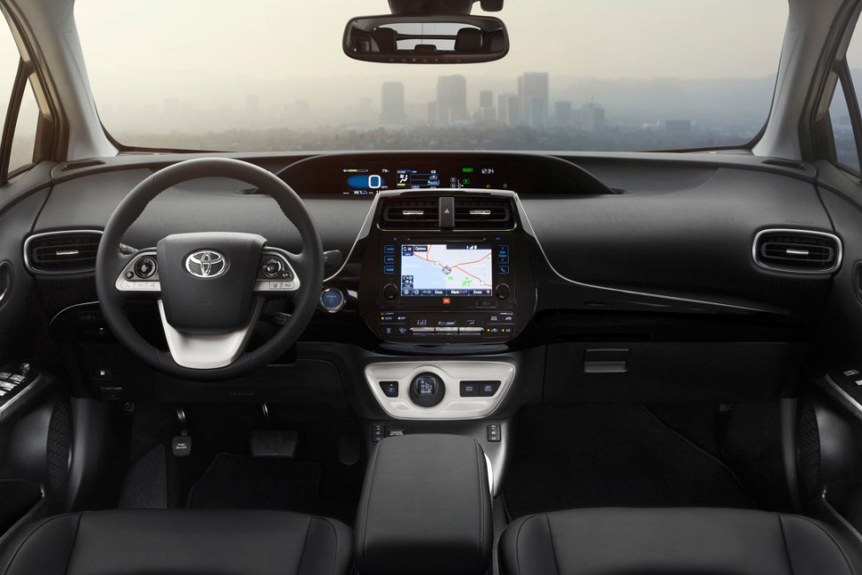 Das Cockpit des Toyota Prius.