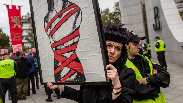 Abtreibung in Polen: Am Donnerstag protestieren Gegner des Gesetzes vor dem Parlament in Warschau.