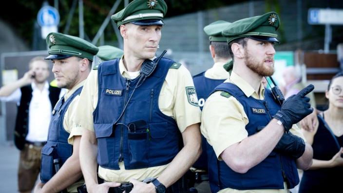 München: WIESN / Oktoberfest - Reportage Polizei im Einsatz
