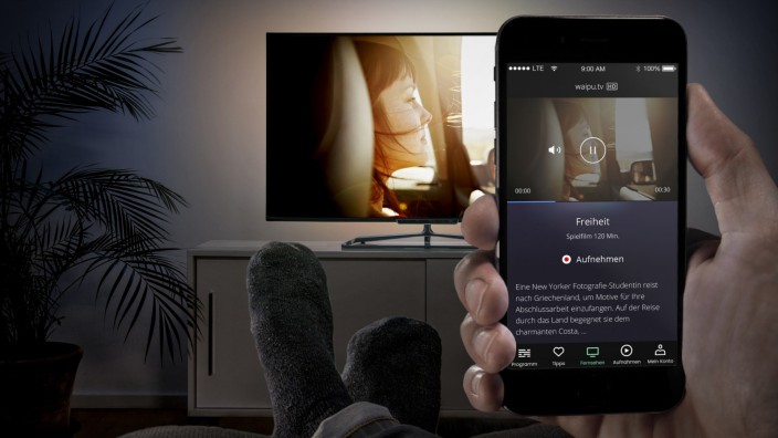 Neues IPTV-Angebot: Das Smartphone als Fernbedienung: Der neue TV-Dienst Waipu des Münchner Start-ups Exaring soll etwa 23 Millionen Haushalte erreichen.