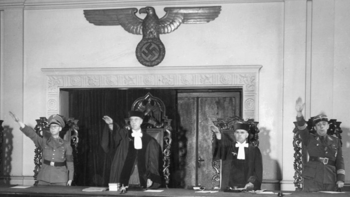 Verhandlung vor dem Volksgerichtshof in Berlin während des Zweiten Weltkriegs