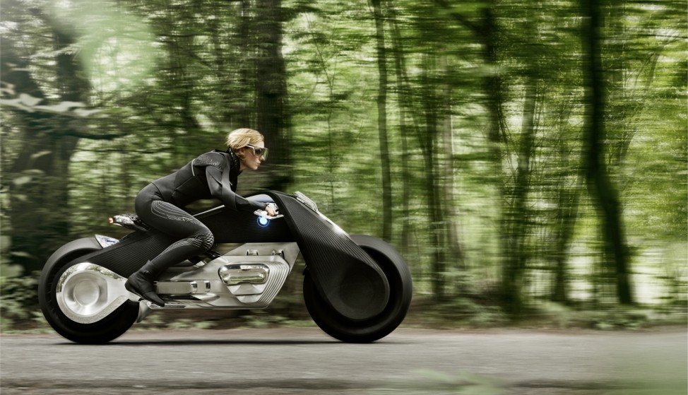 BMW Vision Next 100 Motorrad-Studie in Fahrt