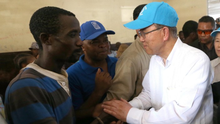 US SecGen Ban Ki-moon visits Haiti after hurricane Matthew