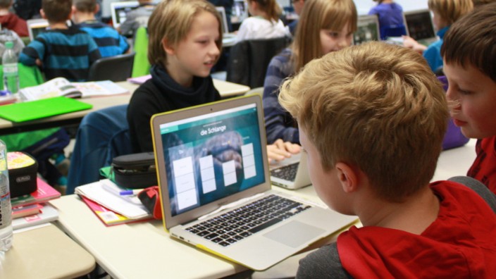Digitalisierung an Schulen: Im Otto-Nagel-Gymnasium hat die Digitalisierung schon begonnen, alle Jahrgänge sind Laptop-Klassen.