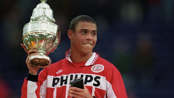 Ronaldo celebrates with the trophy after winning the Dutch Cup final between Sparta Rotterdam and PS; ronaldo eindhoven