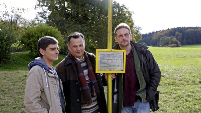Holzhausen: Tragende Rollen spielen unter anderem Markus Krojer, Gerhard Wittmann und Sebastian Bezzel (v. li.).