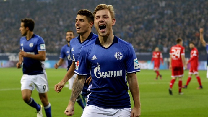 23 10 2016 Max Meyer FC Schalke 04 freut sich über sein Tor zum 2 0 beim BL Spiel Saison 2016 1