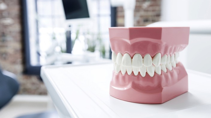 Zahnersatz: Gebiss als Geldanlage: Zahnarztpraxen sind bei Finanzinvestoren besonders beliebt.