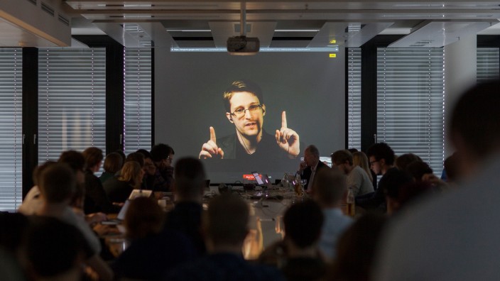 Diskussion: Edward Snowden im Oktober 2016 in der Redaktionskonferenz bei der Süddeutschen Zeitung.