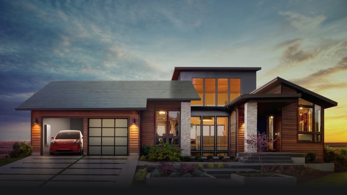 Elektromobilität: Alles unter einem Dach: Solarziegel von Tesla, Batterie von Tesla, Auto von Tesla