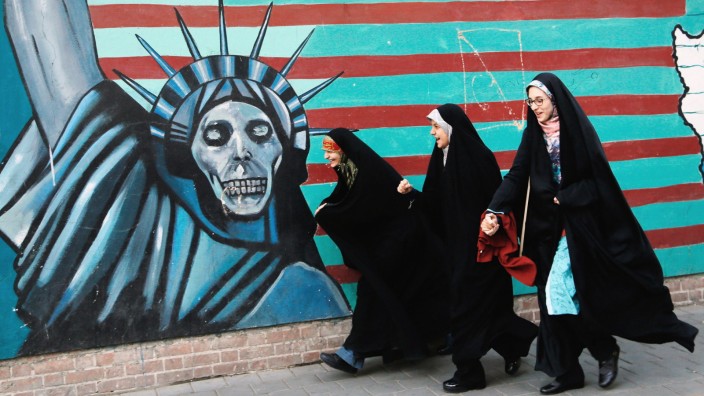 Anti US protesters commemorate takeover of US embassy in Iran