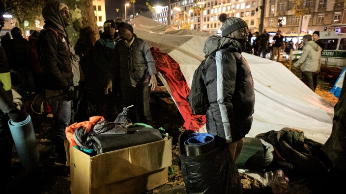 Räumung Flüchtlingscamp Sendinger Tor Platz
