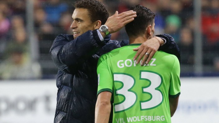 Freiburg Fußball Bundesliga SC Freiburg vs VfL Wolfsburg von links Trainer Valerien Ismael