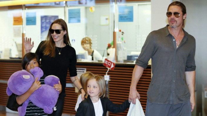Angelina Jolie and Brad Pitt reach custody agreement of their chi