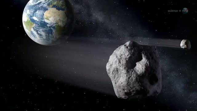 Asteroid fliegt an Erde vorbei