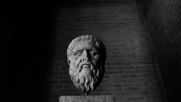Skulptur von Platon, 1990