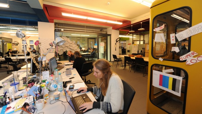 Innovation: Im Hubraum in Berlin bietet die Deutsche Telekom Gründern Schreibtische, strategische Tipps und Geld.