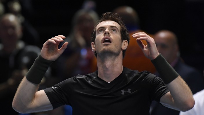 Great Britain's Andy Murray celebrates winning the final against Serbia's Novak Djokovic